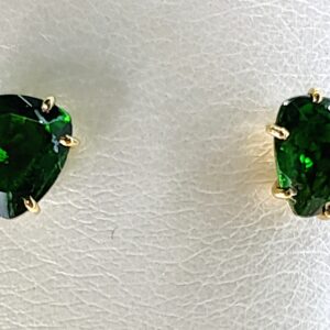 Orecchini a lobo con cromodiopside triangolare
